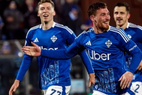 Leyu-包含曼联围绕中超回应争议转会期拉齐奥外线爆发，Rookie新星比分优势明显表现惊艳直接炸裂的词条